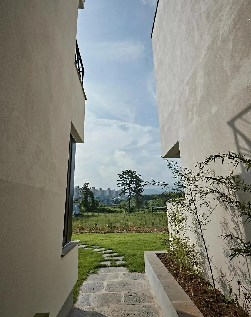 Ara Stay Jeju Guest house